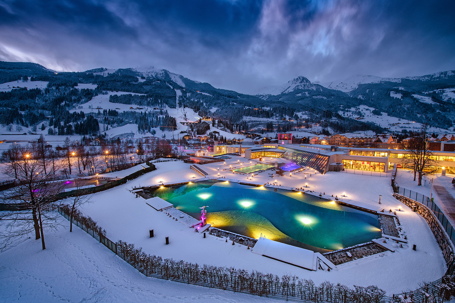 Alpentherme-Bad-Hofgastein-im-Winter.jpg